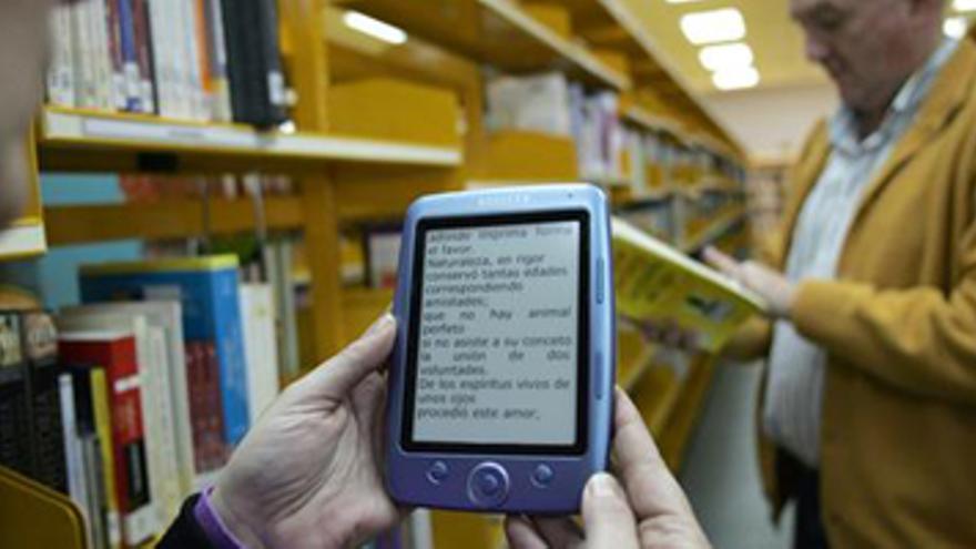 Telefónica pretende implantar el libro electrónico en las aulas extremeñas