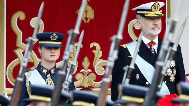 Madrid acoge un desfile del 12-O presidido por toda la familia real por primera vez en 5 años