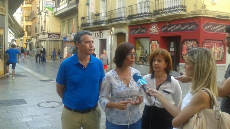 Gámez junto a Manuel Hurtado y Begoña Medina, en la presentación ayer de la propuesta.