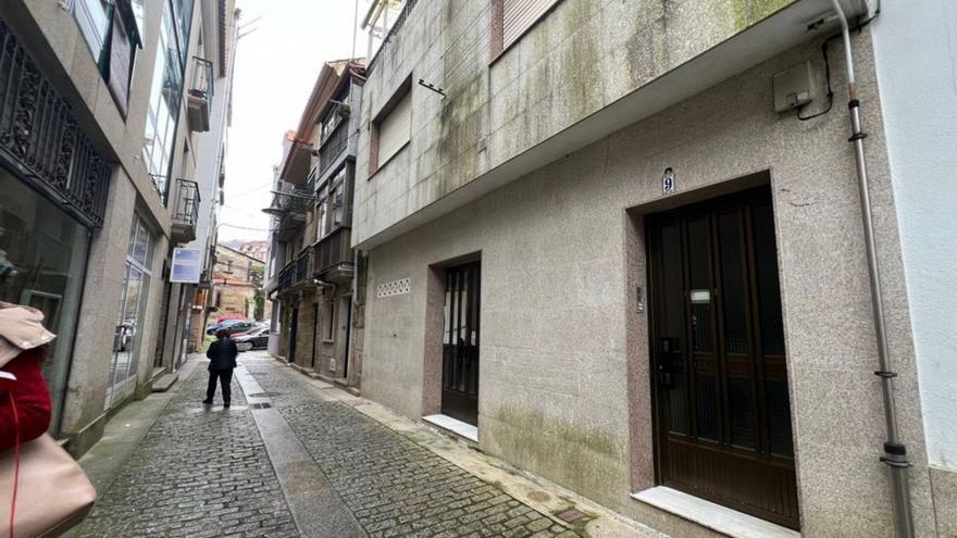Detenidos el hijo y la nieta de una mujer que murió desnutrida en Cangas