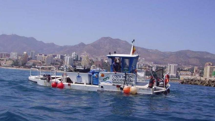 15 embarcaciones limpiarán el litoral de la Costa del Sol durante el verano