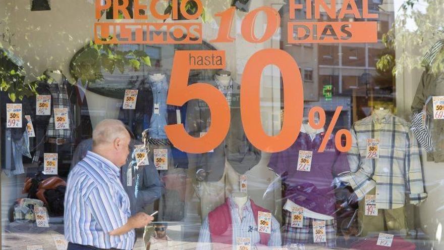 El comercio aragonés lidera otra vez la caída de ventas en España