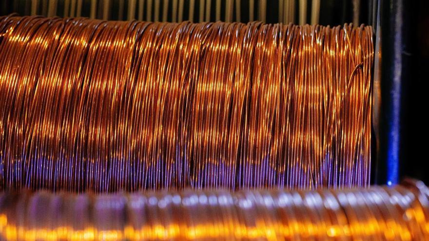 Juicio en Vigo por estafa: dos acusados falsificaron justificantes para obtener cable de cobre valorado en más de 42.600 euros