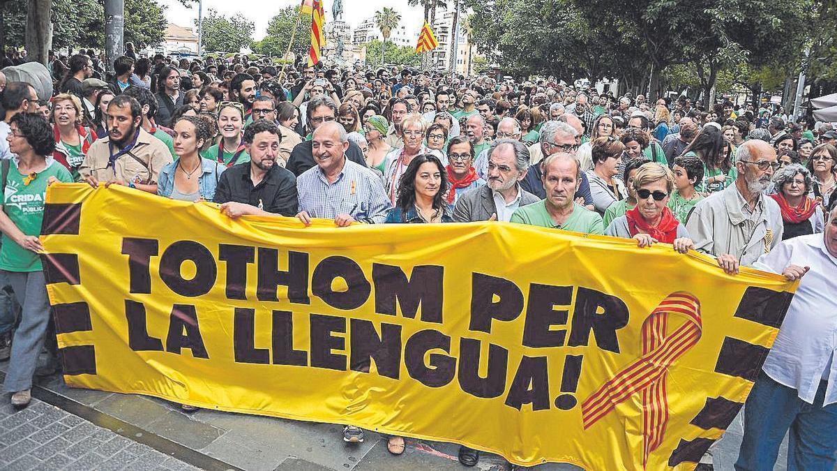 Manifestación en Palma a favor del uso del catalán en la enseñanza pública.