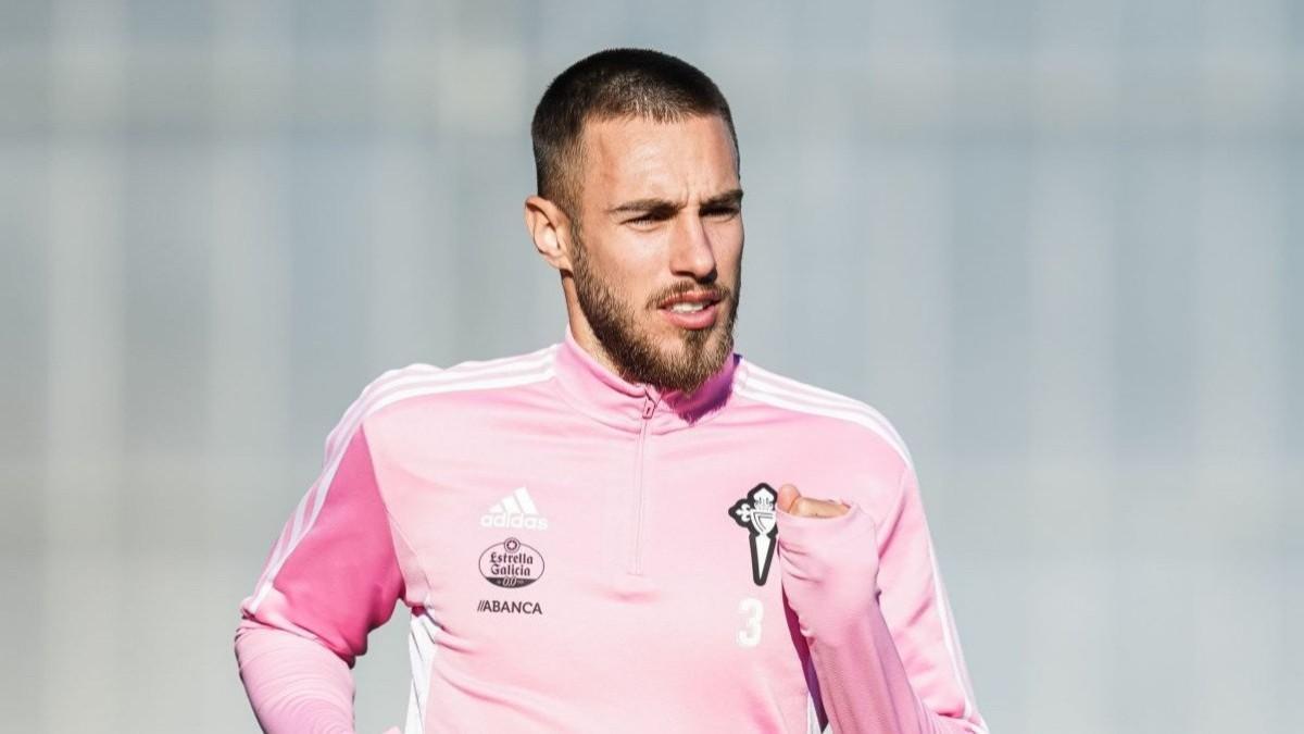 Mingueza, en un entrenamiento con el Celta