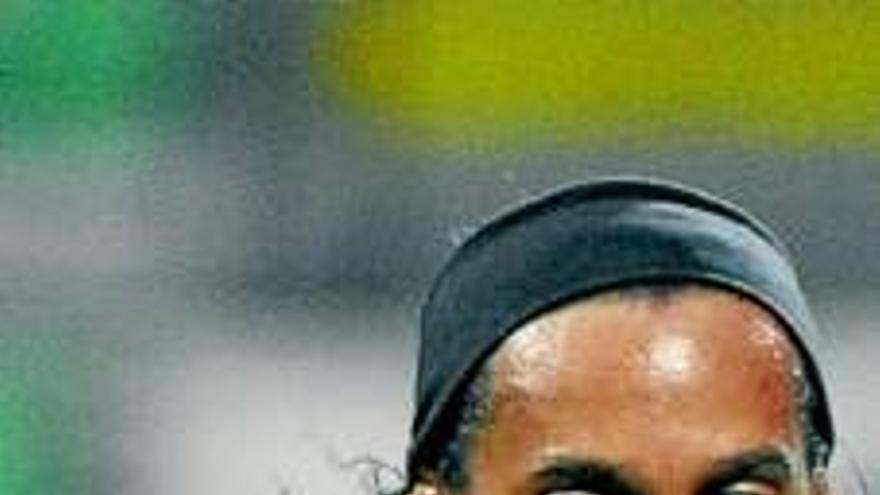 Ronaldinho sigue ´de noche´