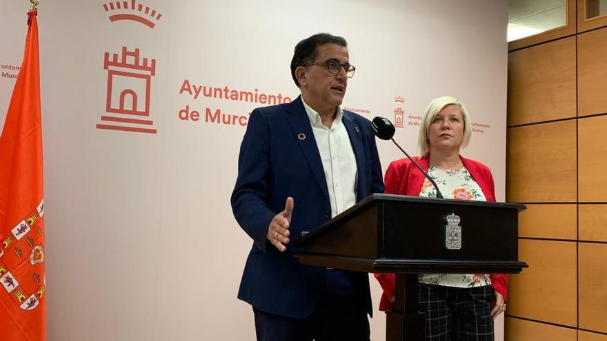 José Antonio Serrano y Ainhoa Sánchez en la rueda de prensa del PSOE de este jueves