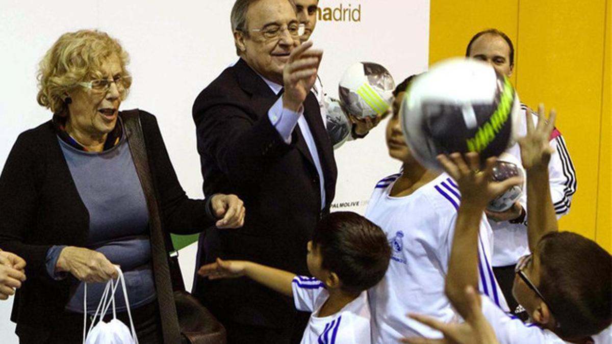 Florentino Pérez, en un acto con unos niños