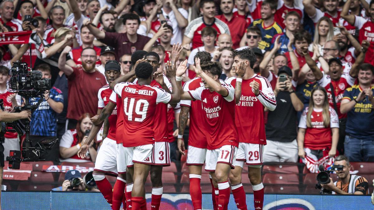 El Arsenal arrasa a un Manchester City sin Rodri (3-0) y alza la Community Shield