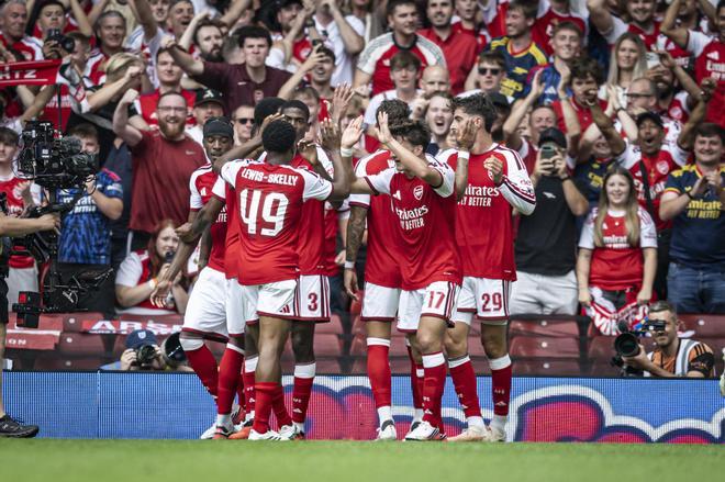 El Arsenal arrasa a un Manchester City sin Rodri (3-0) y alza la Community Shield