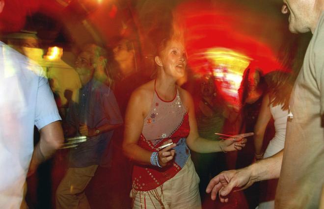 Reabre Karma, la histórica discoteca de la plaza Reial de Barcelona, tras siete meses cerrada y con un nuevo estilo