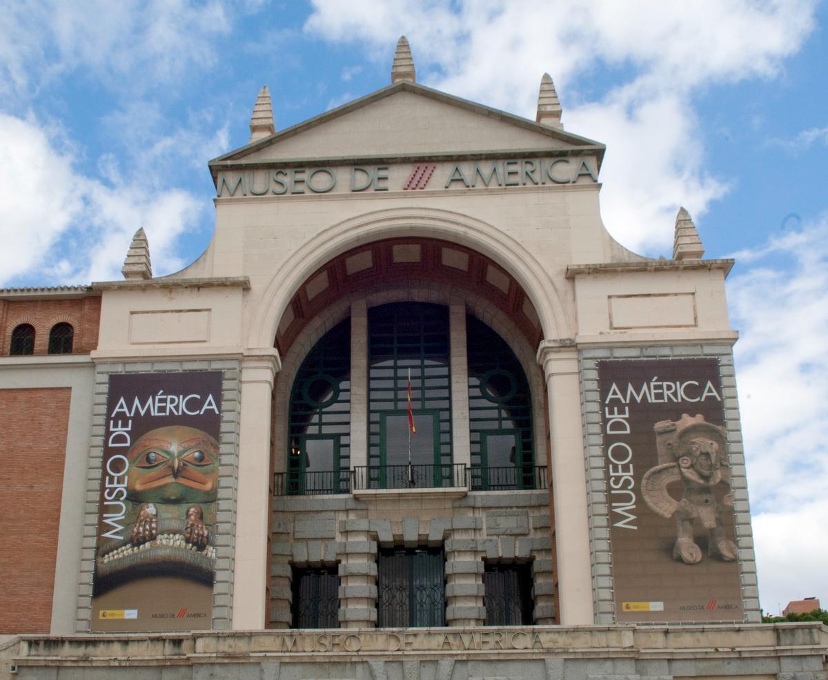 La fachada del Museo de América