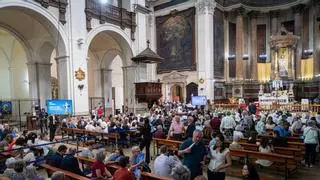 León XIV llama a actuar contra la soledad no deseada ante las entidades de caridad cristiana en la iglesia de Sant Agustí