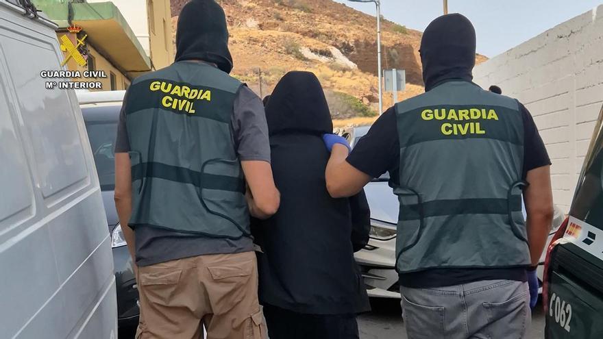 ROBOS VIOLENCIA TENERIFE | Así asaltaba comercios una banda en Tenerife: ocho detenidos y 34 delitos esclarecidos