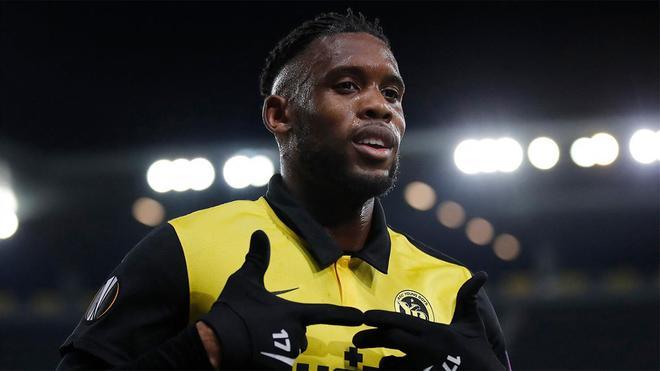 Jordan Siebatcheu marcó dos goles al Leverkusen Jordan Siebatcheu marcó dos goles al Leverkusen