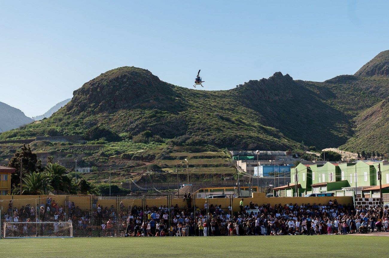 Miles de personas llenan de ilusión el Estadio de Barrial en la llegada de los Reyes Magos