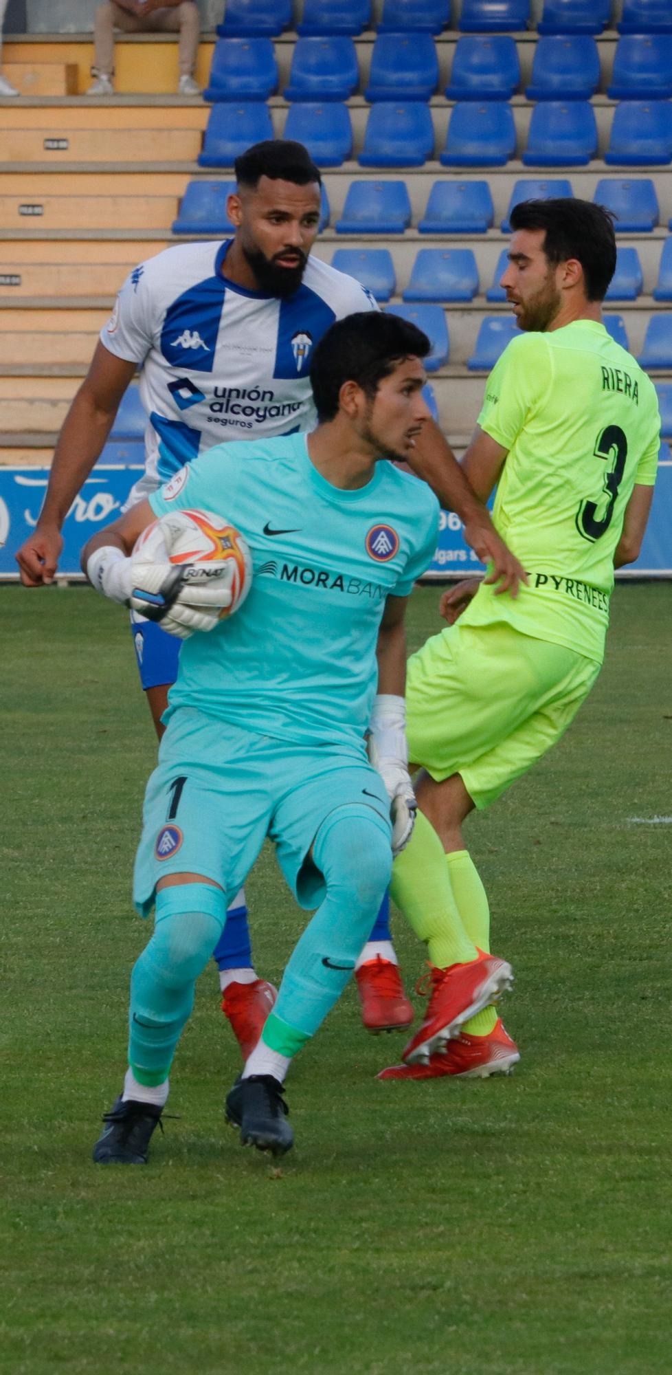 El Alcoyano salva un punto que puede saber a poco (2-2)