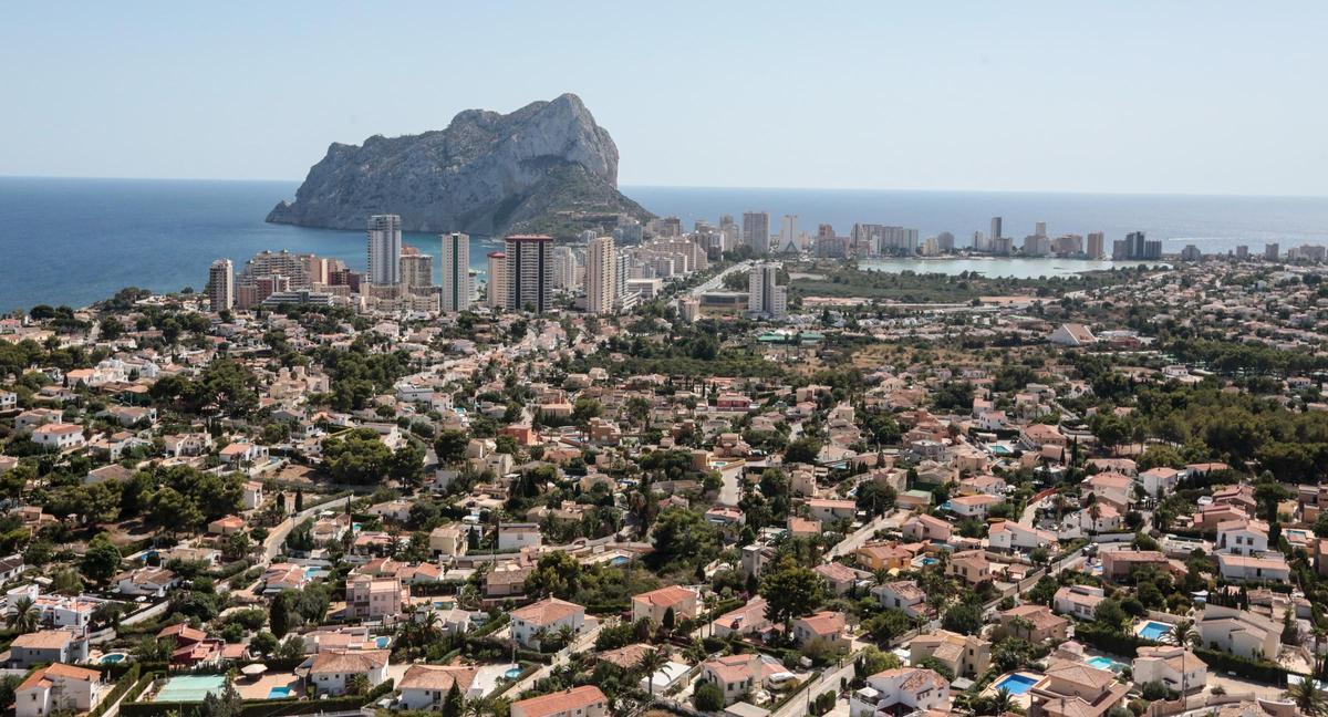 El municipio de Calp sitúa dos de sus partidas entre las zonas más demandadas para comprar casas de lujo.