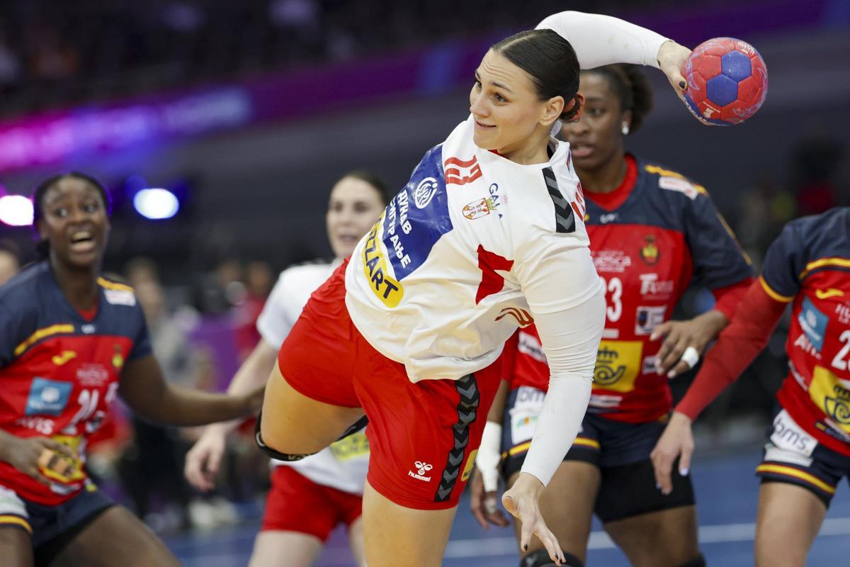 Serbia supo sufrir en los peores momentos para acabar remontando al final.