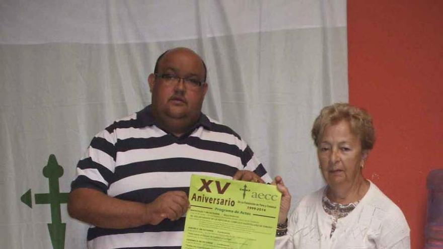 Ángel García y Domi Jorge presentan el programa de actos. Foto