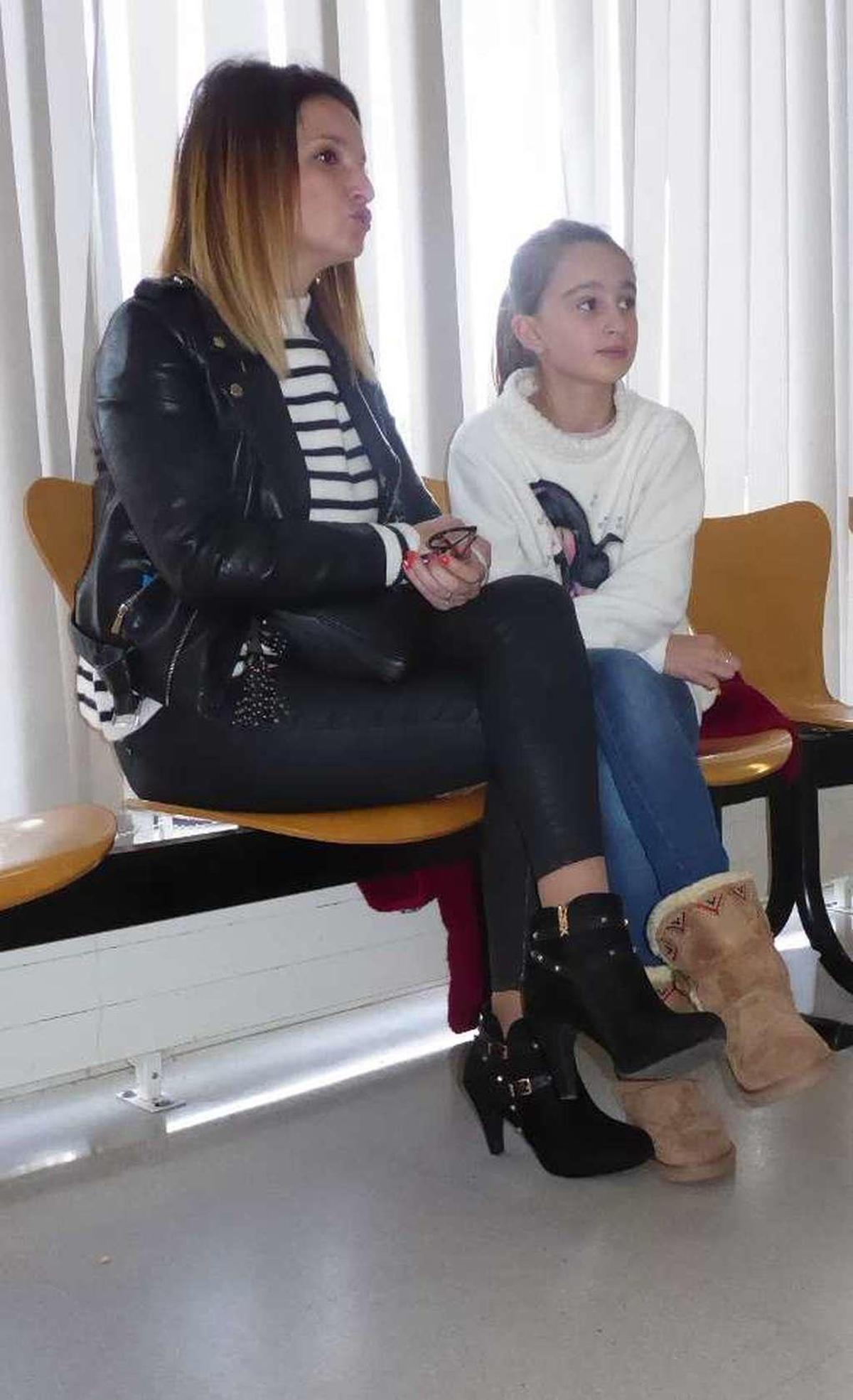 Los médicos exigen más plazas y mejor retribución para lograr más pediatras