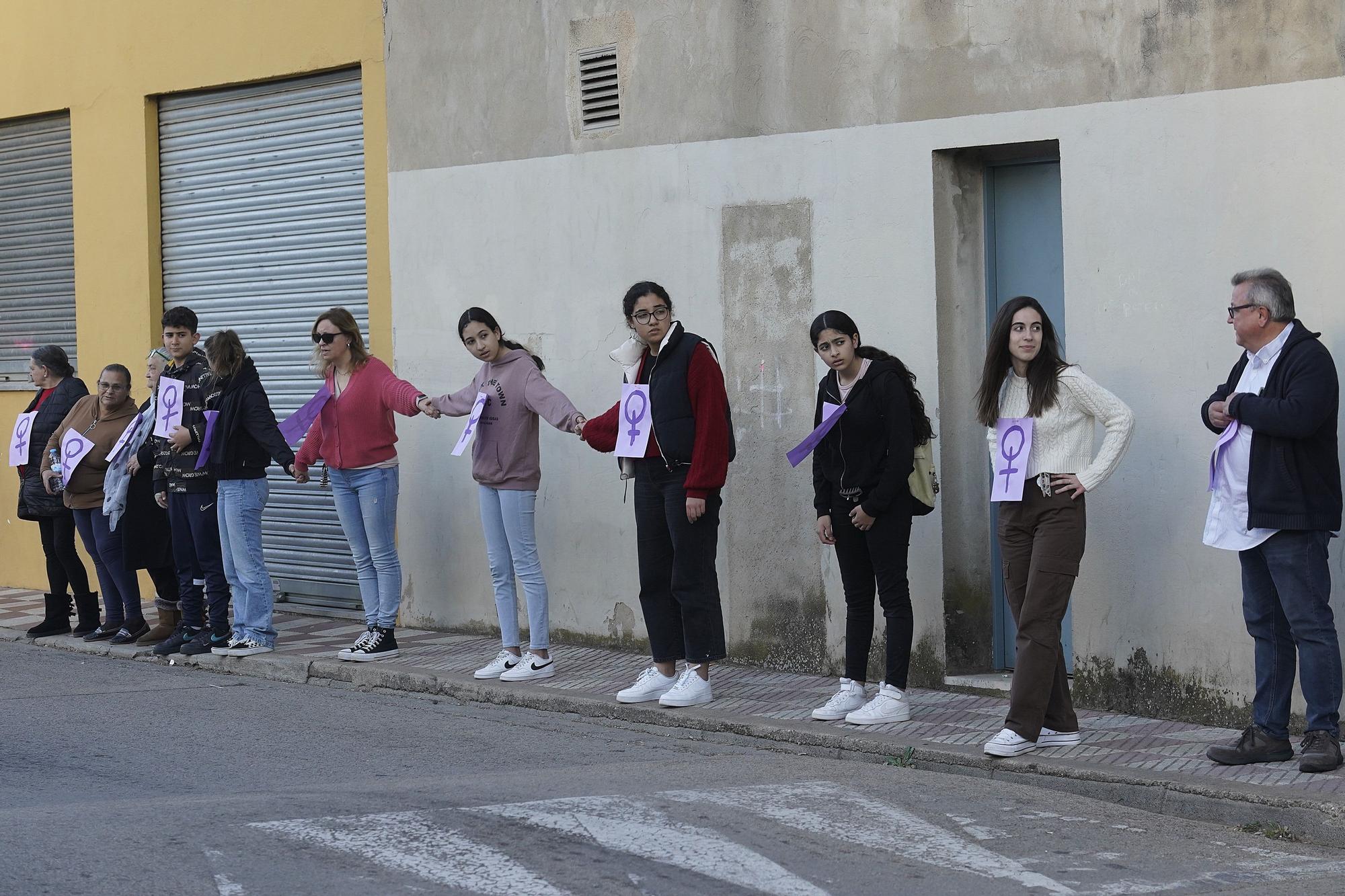 Les imatges de la cadena humana a Girona Est pel 8M