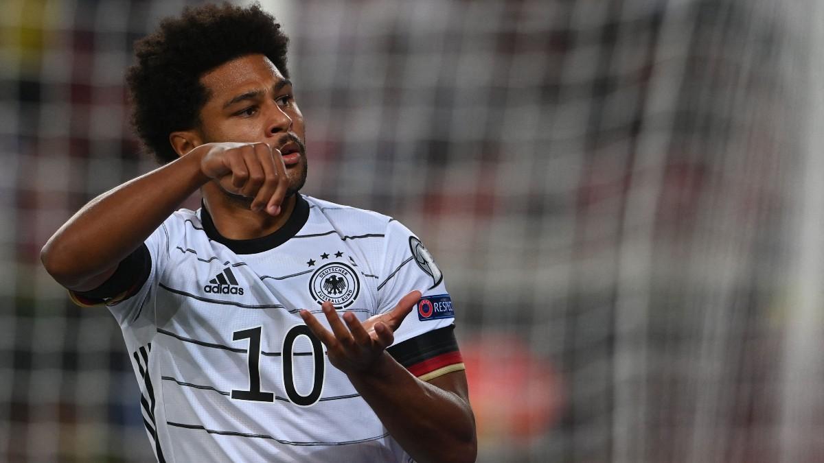 Gnabry anotó los dos primeros goles del partido