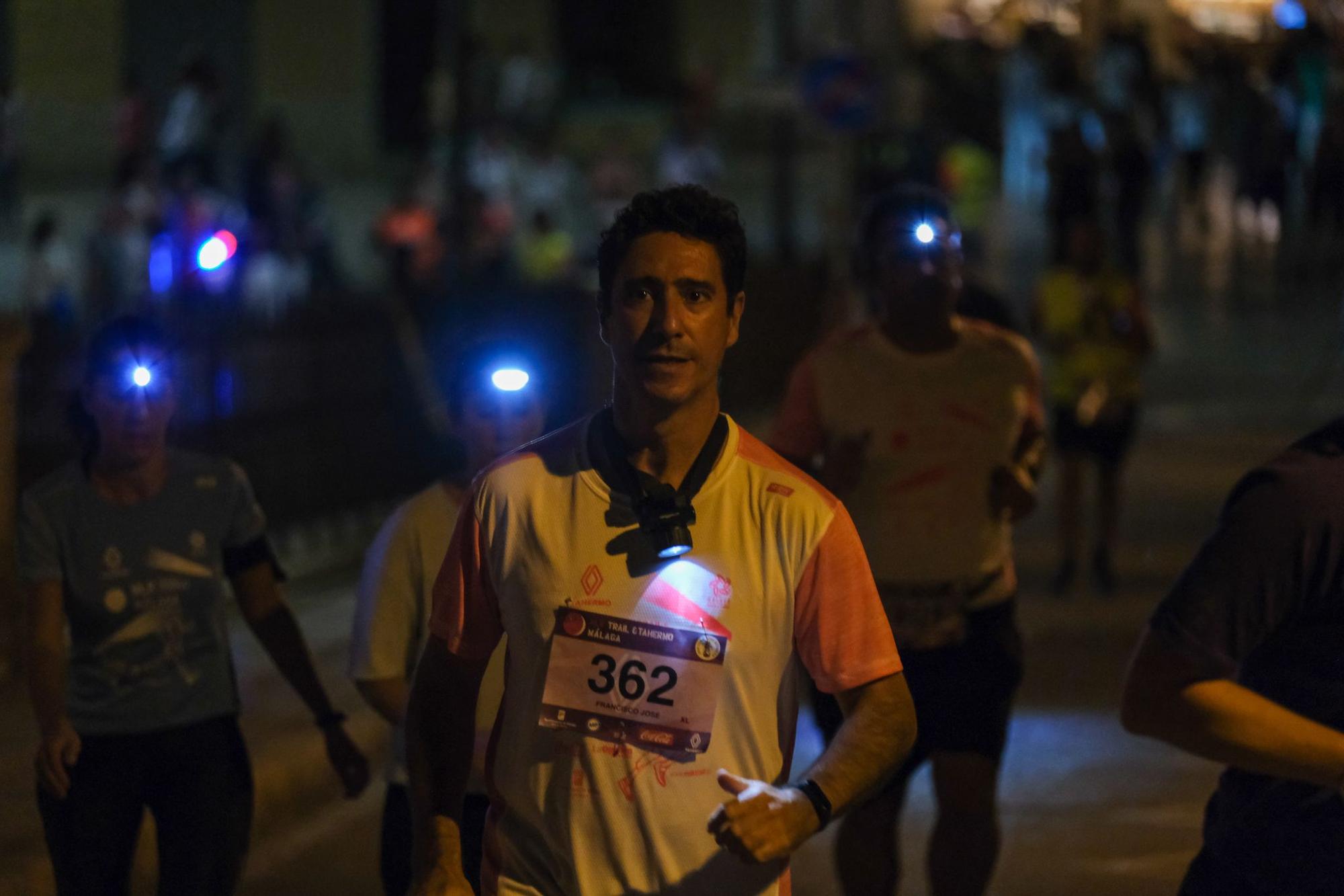 La carrera nocturna Mlk Trail & Tahermo llena de corredores el entorno de Gibralfaro