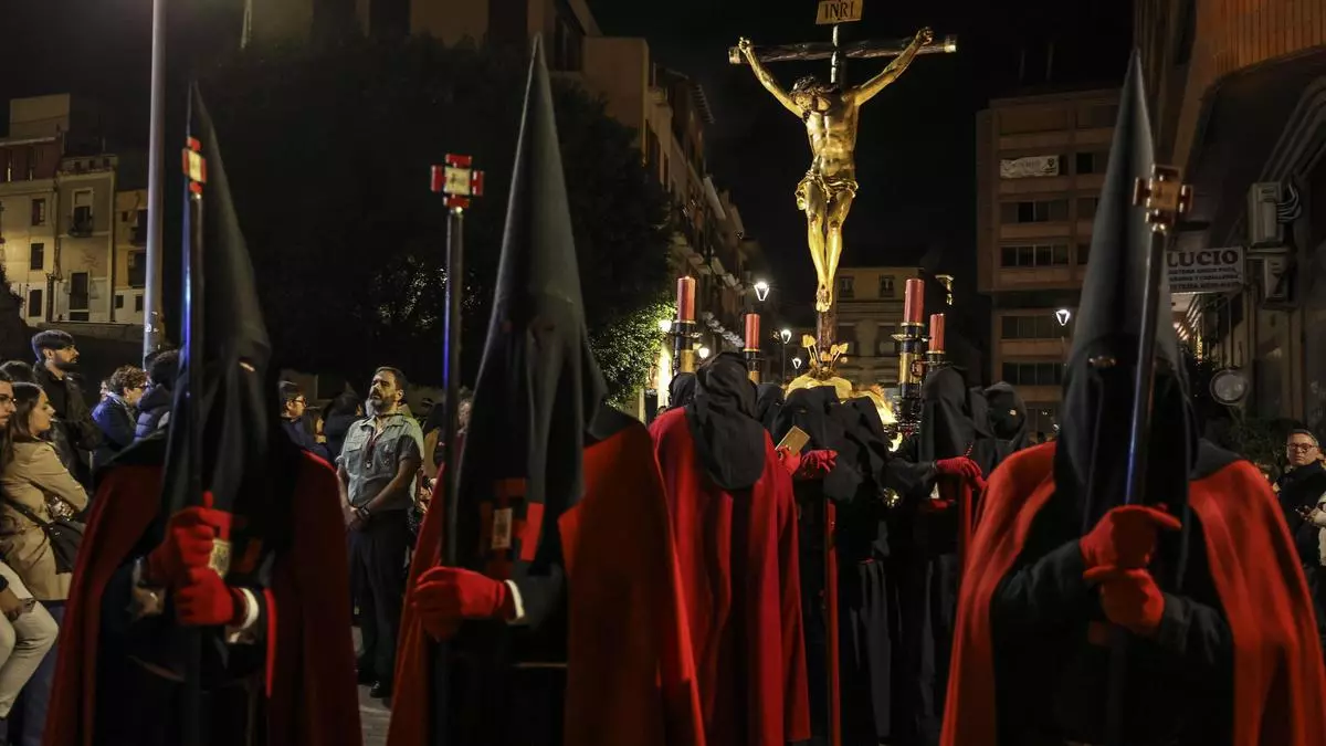 La Procesión del Silencio recupera su luz