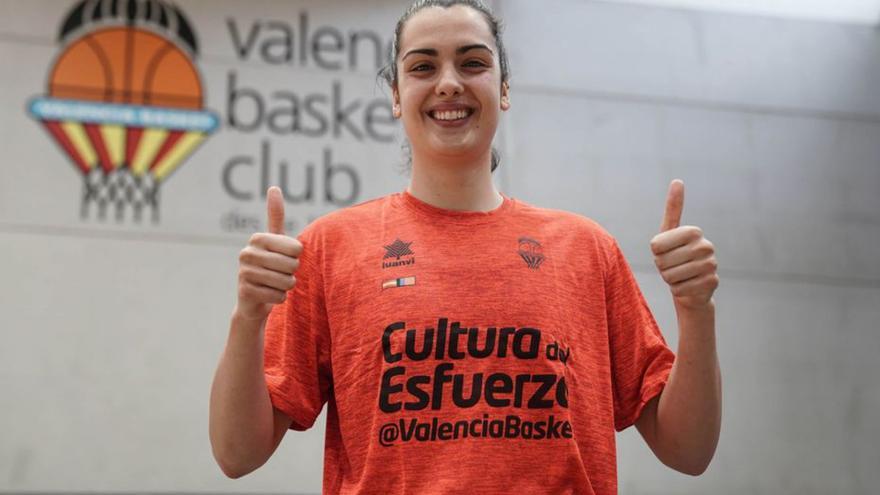 Paula Ginzo, ya de taronja ayer l’Alqueria del Basket. | VBC