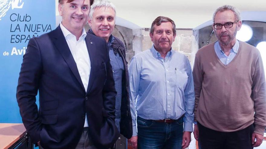 Por la izquierda, Gonzalo Botas, Luis Antonio García (coordinador del Club LA NUEVA ESPAÑA de Avilés), Fernando Díaz Rañón y Chefor Rad, ayer, en Valdecarzana.