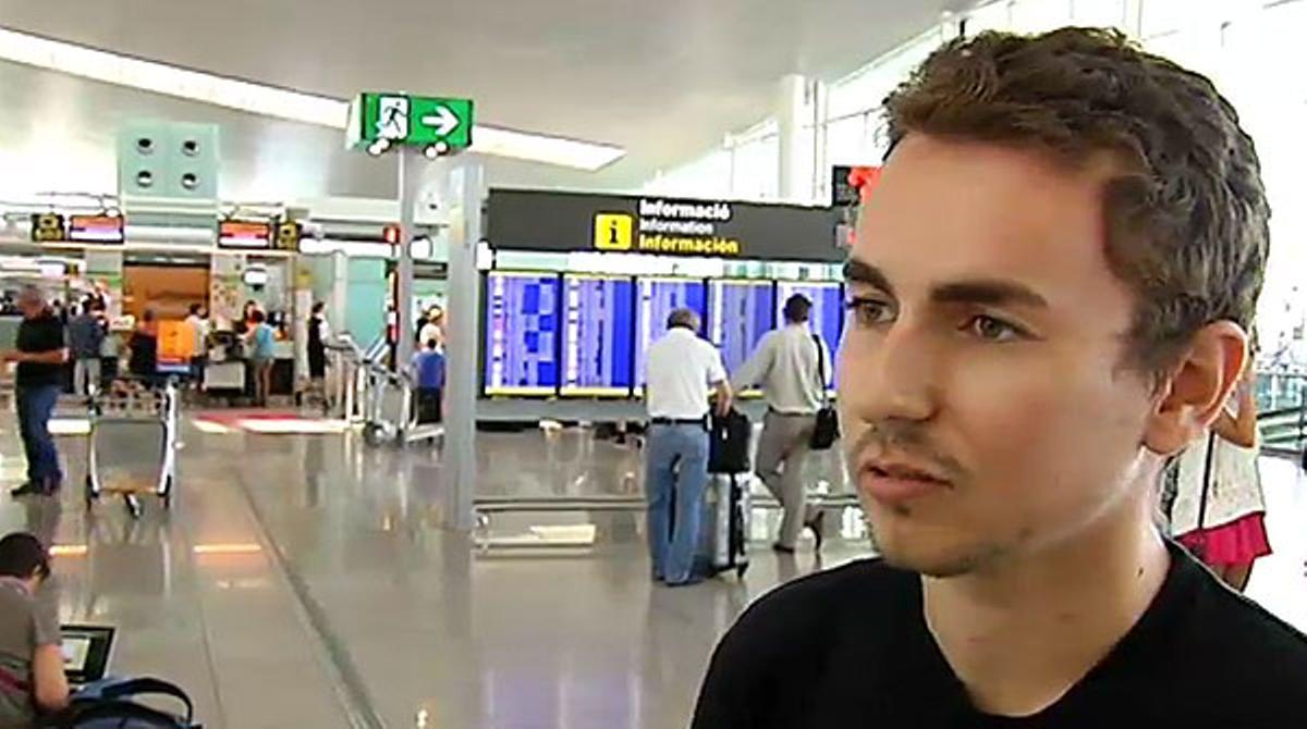 El pilot mallorquí afirma, abans de volar, que la seva intenció era recuperar-se com cal però que ha d’intentar córrer diumenge.