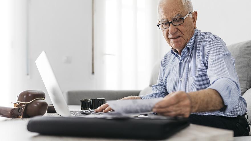 La administración digital se le resiste a los mayores de 54 años: solo un tercio la utiliza