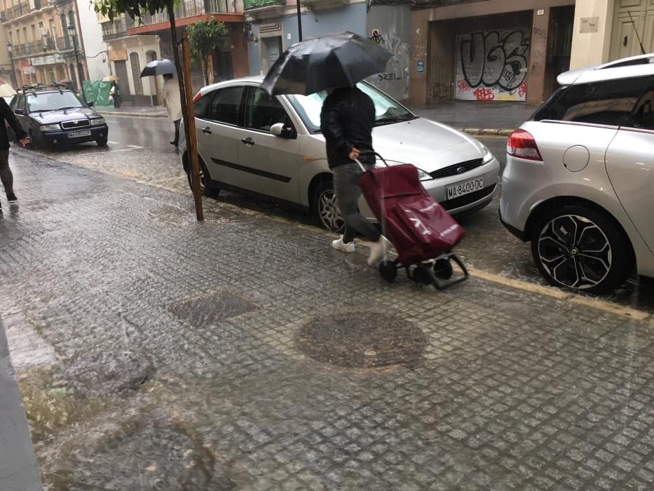 La capital de la Costa del Sol amanece bajo las nubes y con una previsión de lluvias intensas que se quedarán hasta la próxima semana