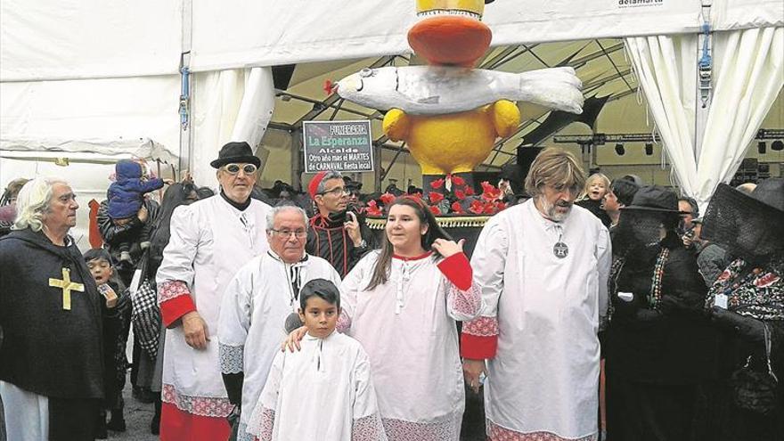 Migas, perrunillas y sardinas despiden el Carnaval Romano de Mérida