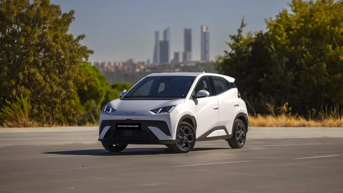 El BYD Dolphin Surf estrena versiones de cinco plazas