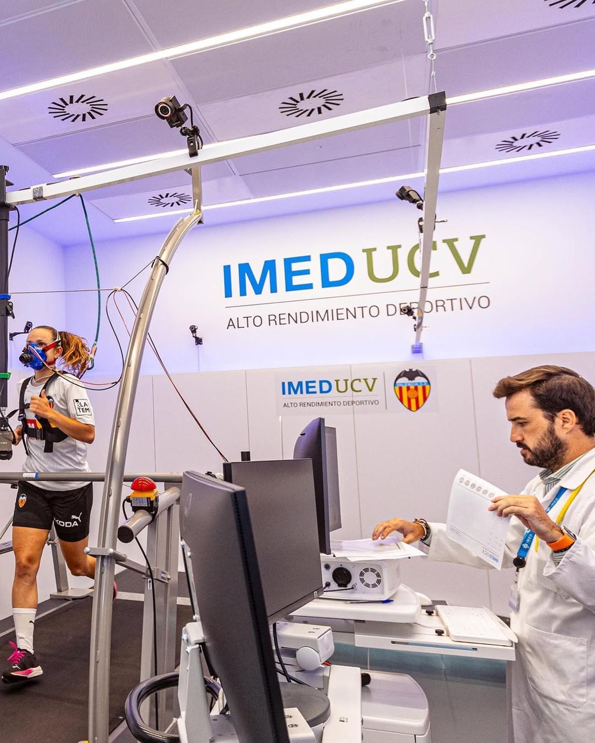 Paula Sancho, judagora del Valencia CF Femenino.