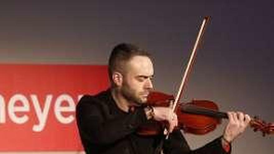 Luarca acoge el sábado un concierto del virtuoso violista Jesús Rodolfo -  La Nueva España