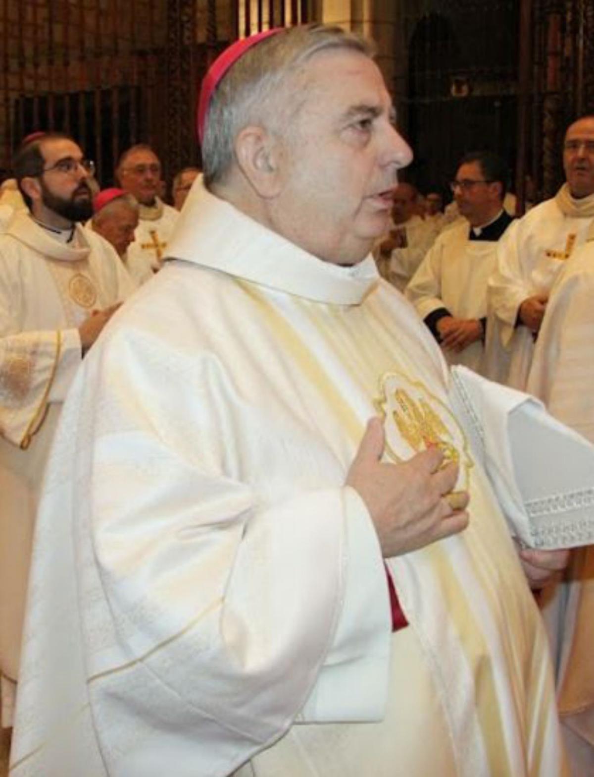 El arzobispo de Santiago, en la toma de posesión en Mérida de monseñor ...