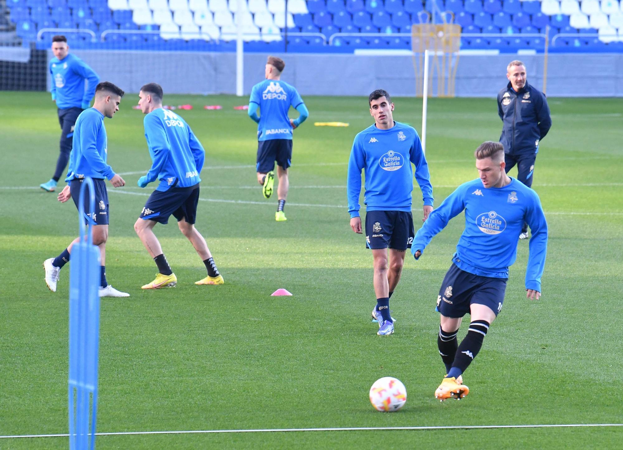 Toda la plantilla convocada para la final ante el Córdoba