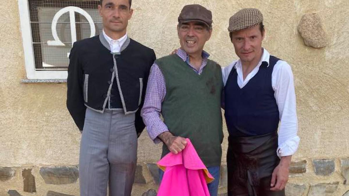 José Luis Ortiz, 'Magopepo', junto a Diego Urdiales y Paco Ureña en una jornada de preparación previa al festival de Ondara.
