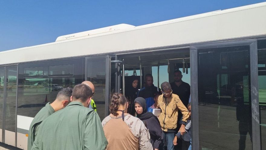 Trece menores palestinos, enfermos y heridos, llegan esta tarde a España para recibir atención médica