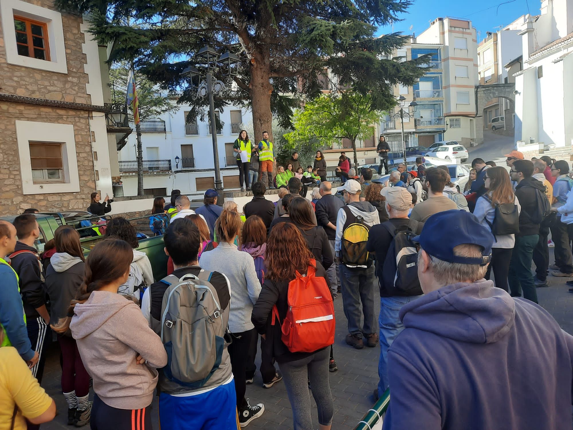 Descubre lo que han encontrado en una recogida de basura resurgida tras el gran incendio de Bejís