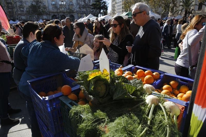 Los productos de proximidad llegan a la ciudad en "De l'horta a la plaça"