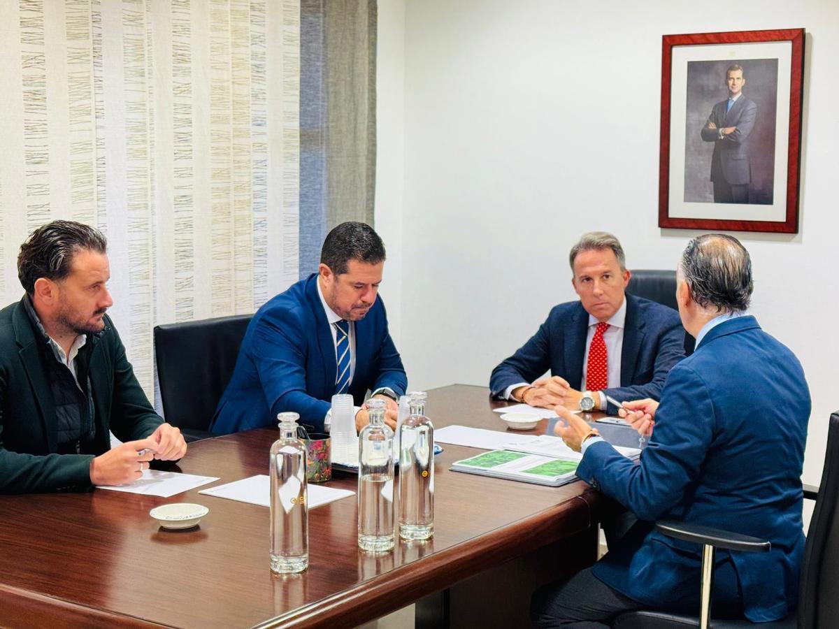 ATA, Ceclor y representantes municipales durante el encuentro mantenido.