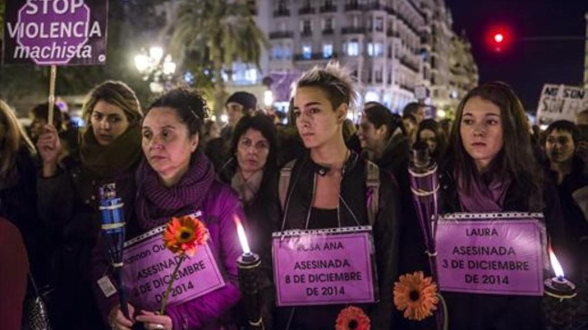 ASESINATOS MACHISTAS Clamor para que laviolencia sexista sea considerada cuestión de Estado.