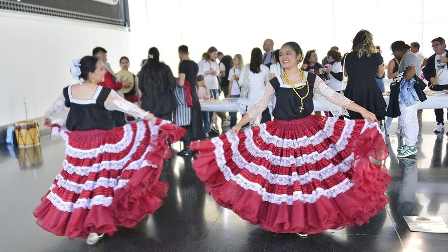 &quot;Un mundo en Elche&quot;: la feria en la que las culturas se abrazan