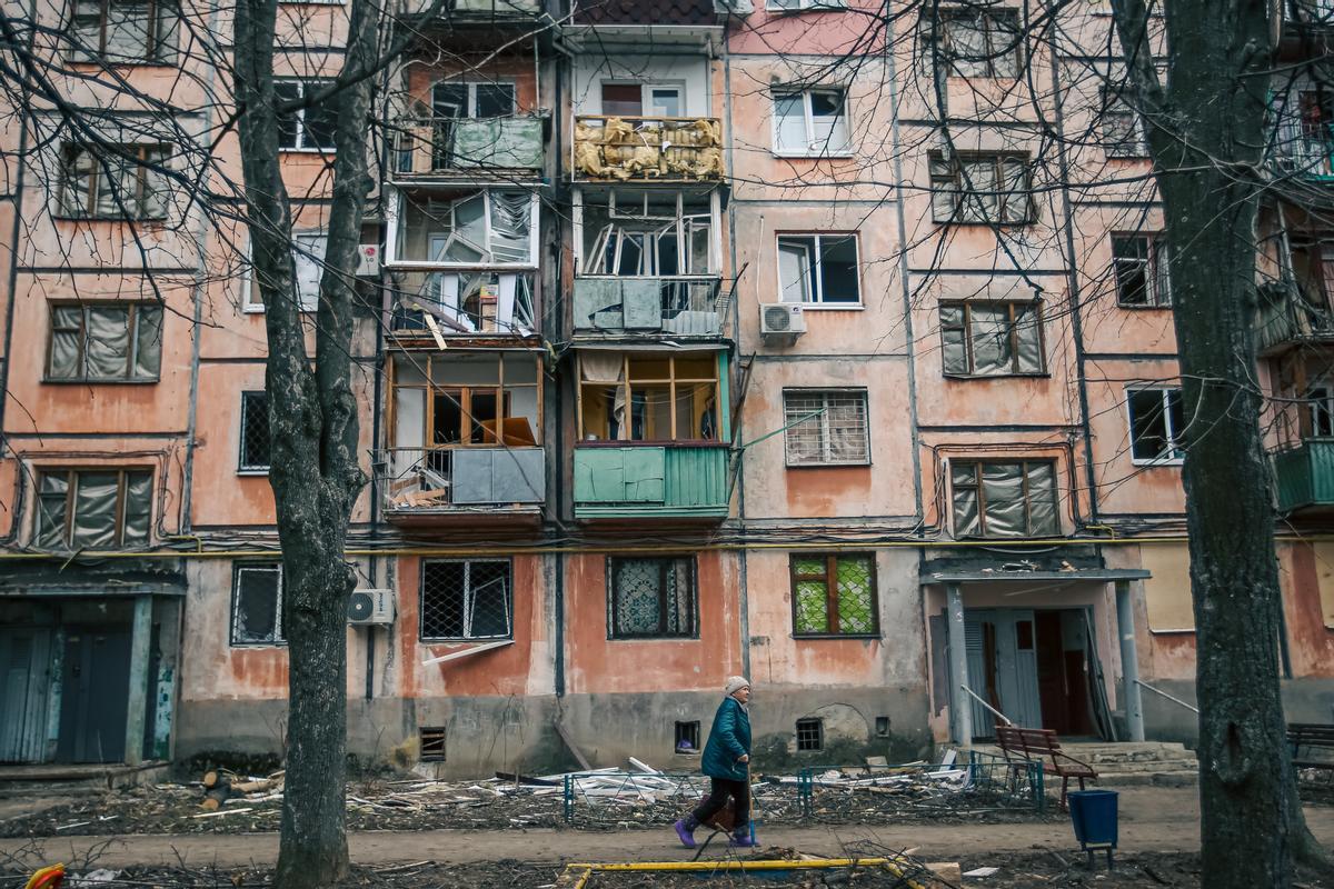 Imagen de la devastación causada por el bombardeo ruso en Kharkiv.