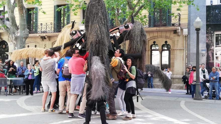 Imagina't fa una cercavila amb aires menorquins al centre de Manresa