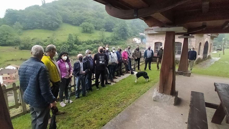 Los ganaderos celebran que el Llosorio volverá a estar libre de lobos tras sumar mil reses muertas